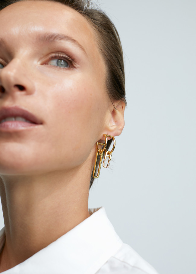 Boucles d’oreilles asymétriques