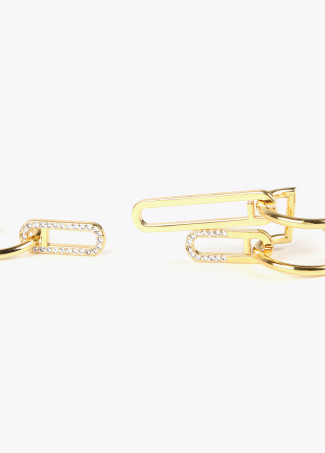 Pendientes asimétricos