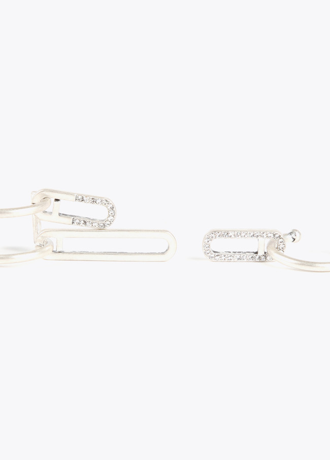 Boucles d’oreilles asymétriques