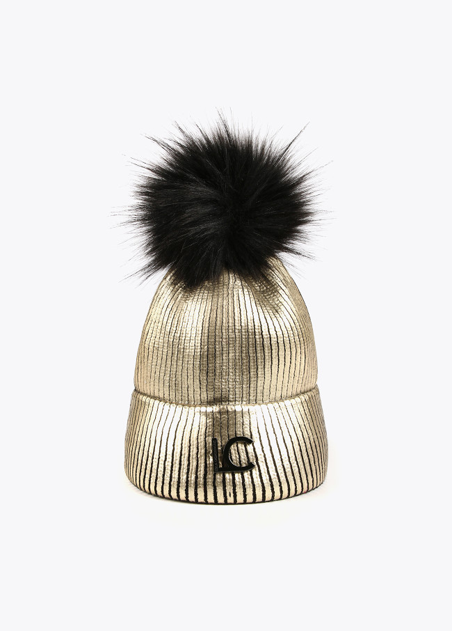 Gorro dorado