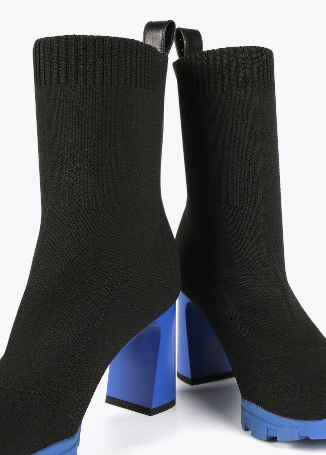 Bottines chaussettes à semelle crantée