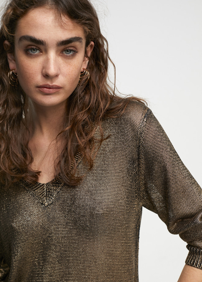 Laminated sweater