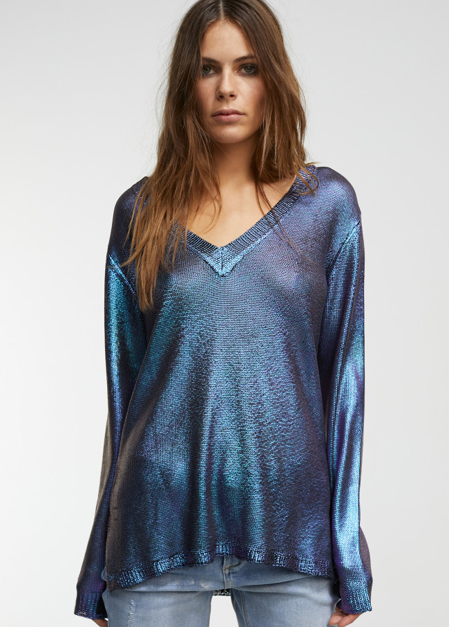 Laminated sweater