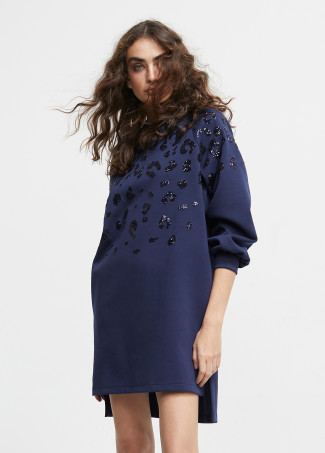 Vestido com pormenor de lantejoulas
