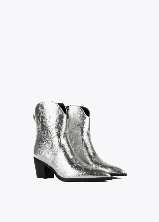 Botín estilo cowboy