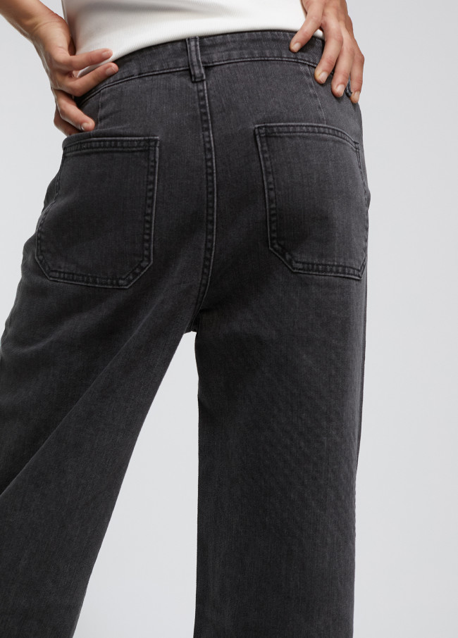 Jeans dettaglio strass