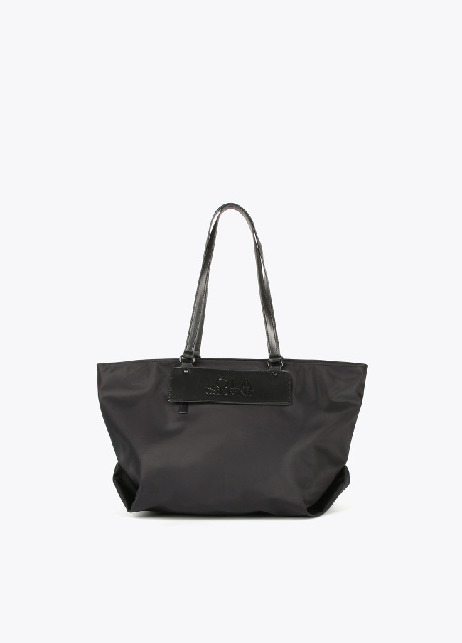 Contrast tote bag