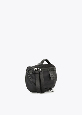 Contrast belt bag