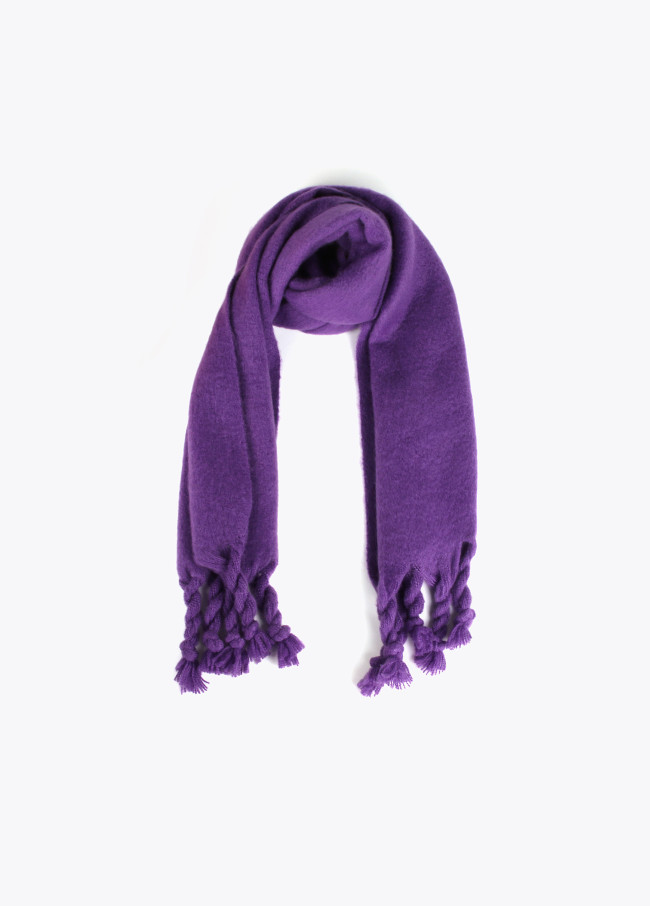 Scarf with braided fringing