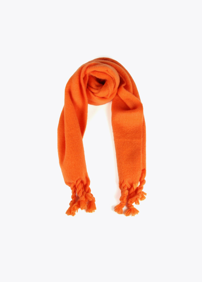 Scarf with braided fringing