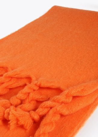 Scarf with braided fringing