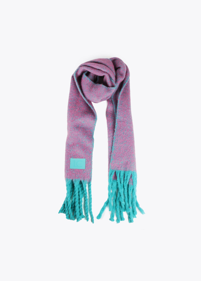 Two-tone scarf with fringing