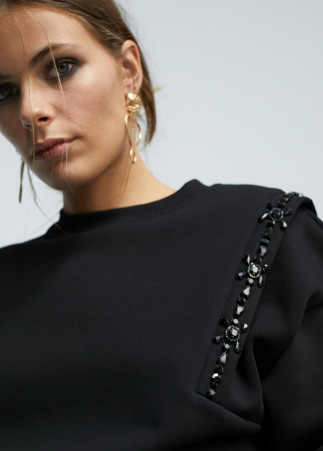 Sudadera con pedrería