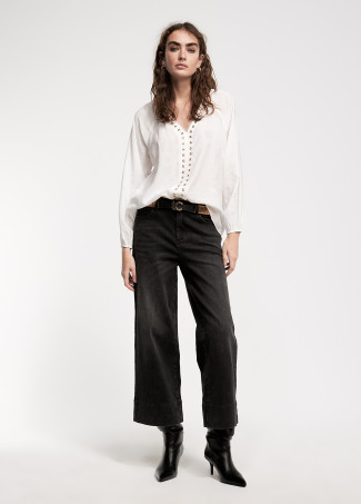 Blusa com pormenor de eyelets