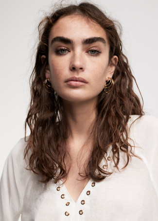 Blusa com pormenor de eyelets