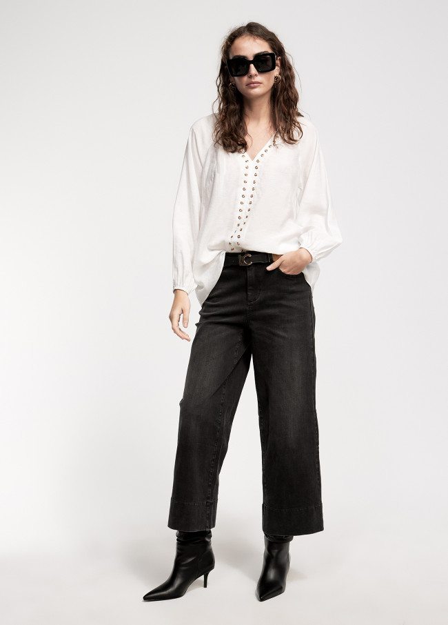 Blusa com pormenor de eyelets