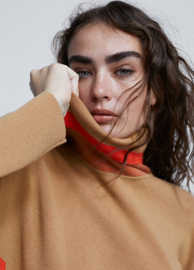 High neck sweater