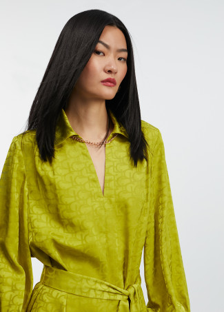 Vestido com estampado de logótipo