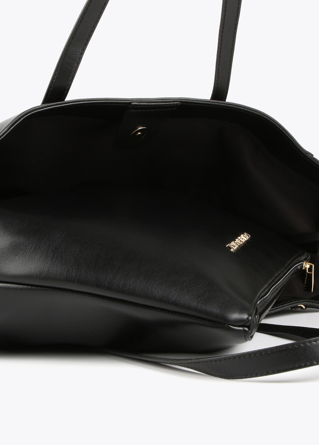 Tote Bag com detalhe de correntes