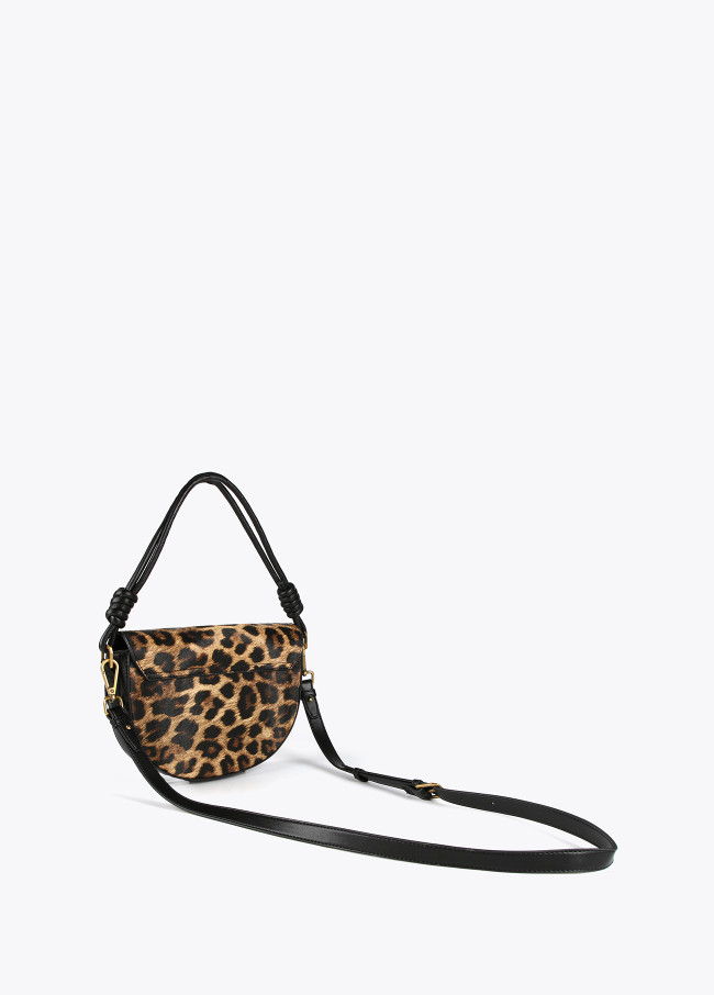 Halbmondförmige Umhängetasche mit Animal Print