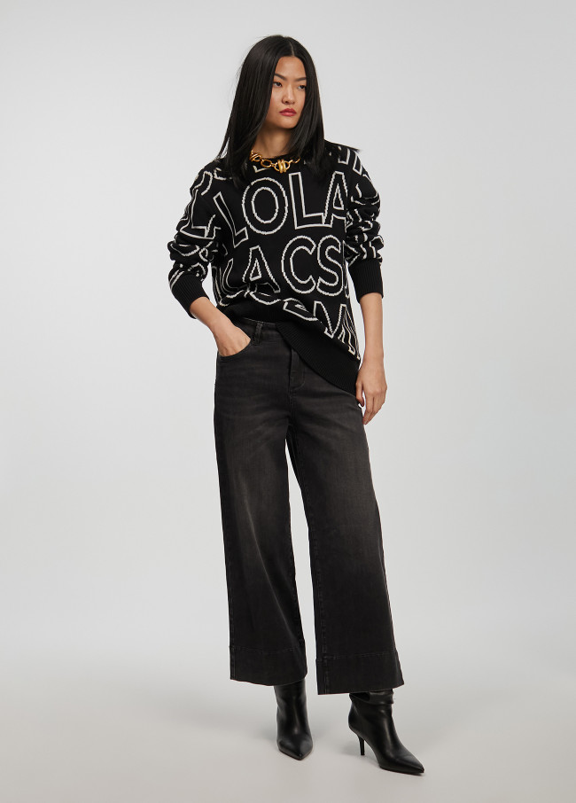 Knit sweater with lettering