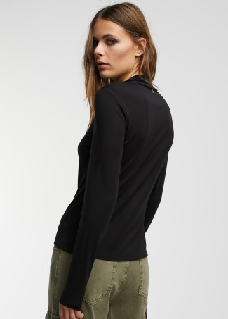 Camiseta detalle cuello