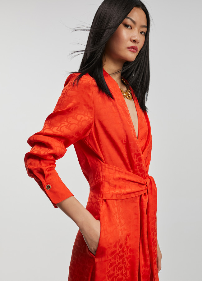 Vestido com estampado de logótipo