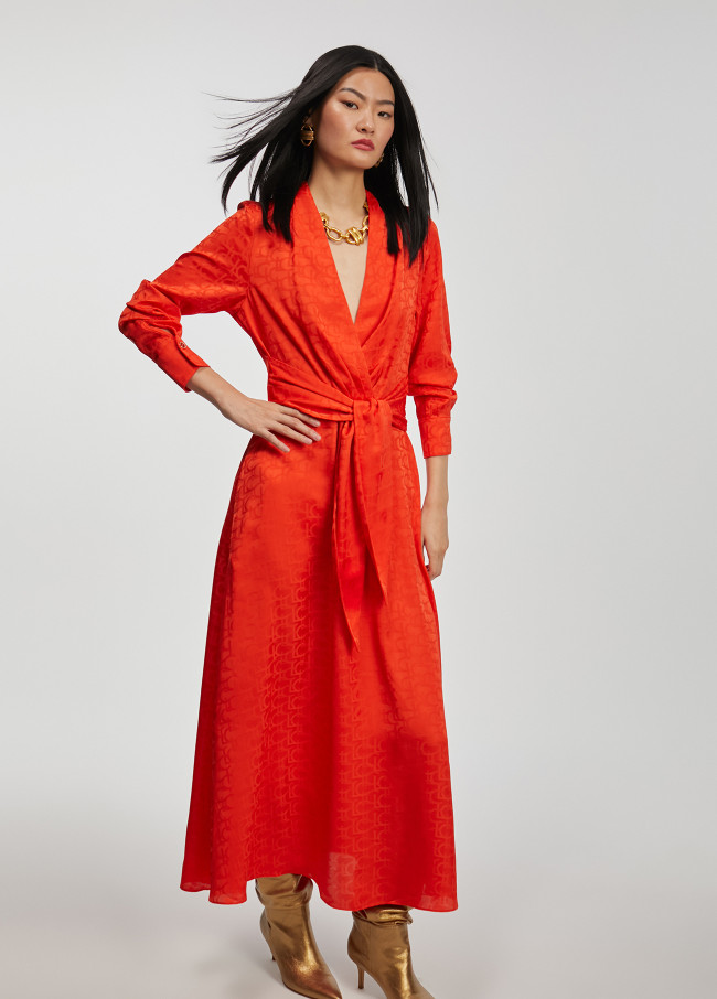 Vestido com estampado de logótipo