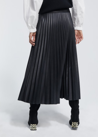 Faux leather skirt
