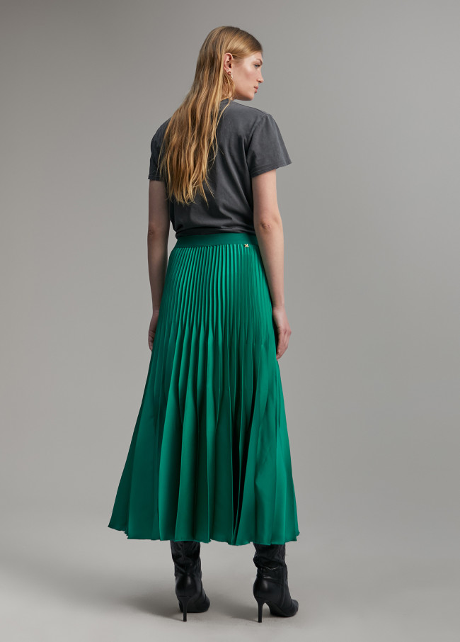 Pleated skirt