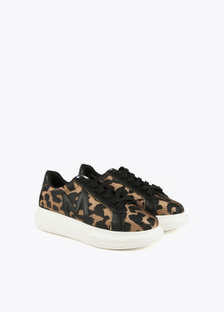 Sneaker mit Animal Print