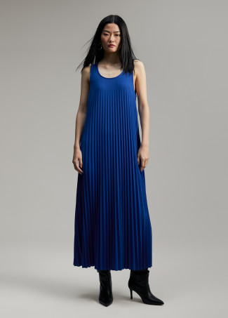 Robe plissée sans manches