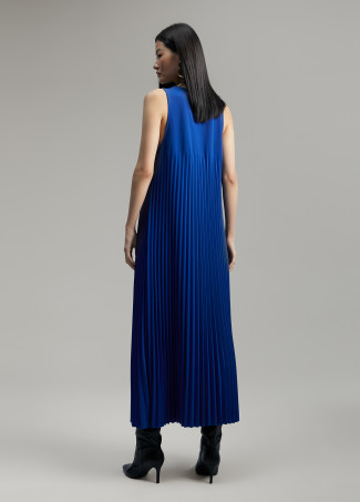 Robe plissée sans manches