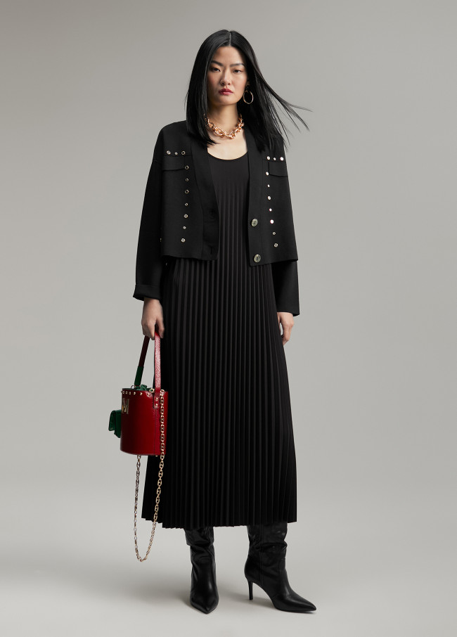 Vestido sem manga e plissado