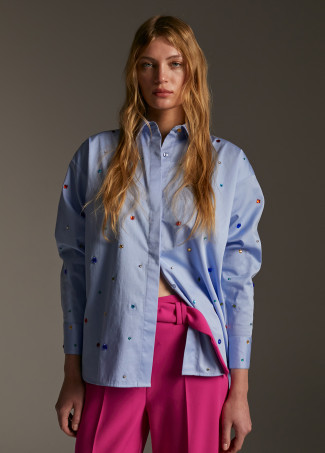 Camisa detalle joyas