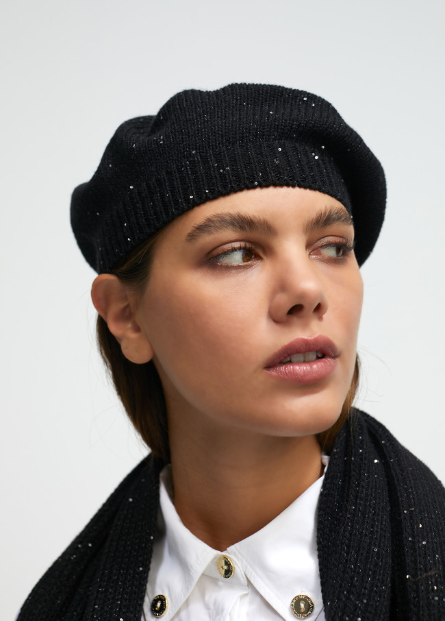 Beret with sequins