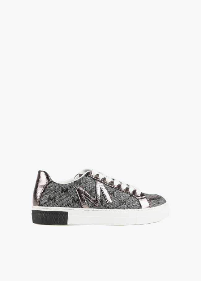 Graue Sneaker