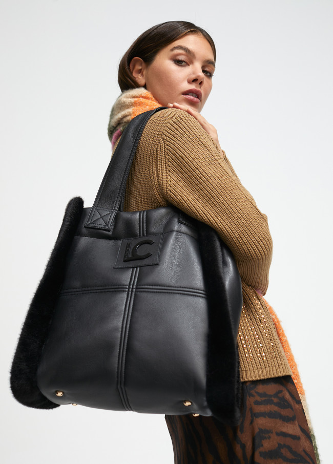 Shopper aus Kunstleder und Kunstfell