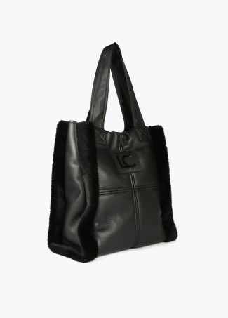 Tote bag em efeito pele e pelo