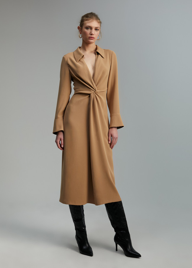 Vestido midi com nó