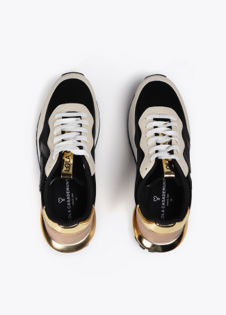 Zapatillas deportivas detalles dorados
