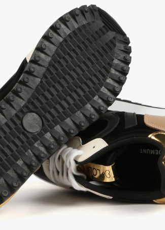 Chaussures de sport tricolores