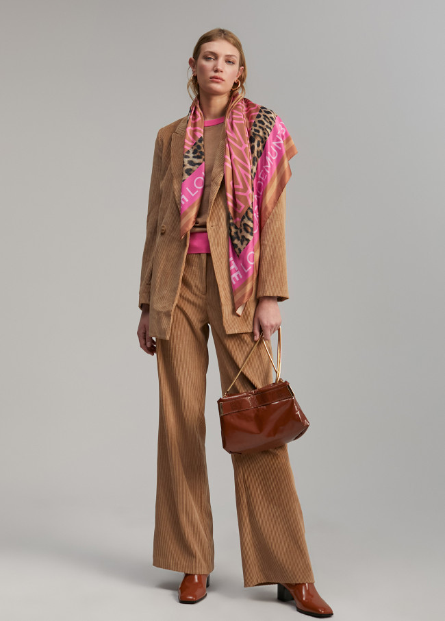 Oversize-Blazer aus Cord