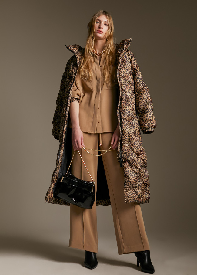 Puffer coat with contrast lining