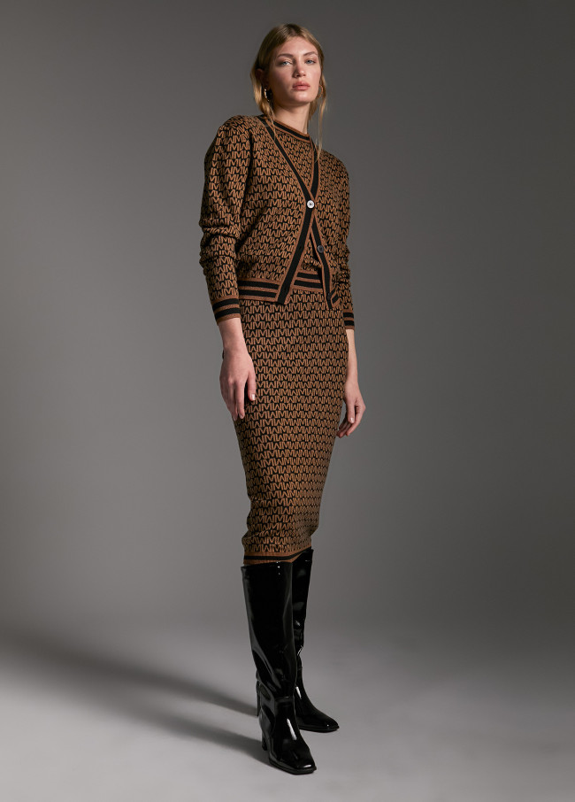 Cardigan com monograma