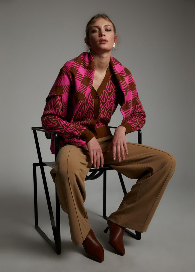 Cardigan com monograma