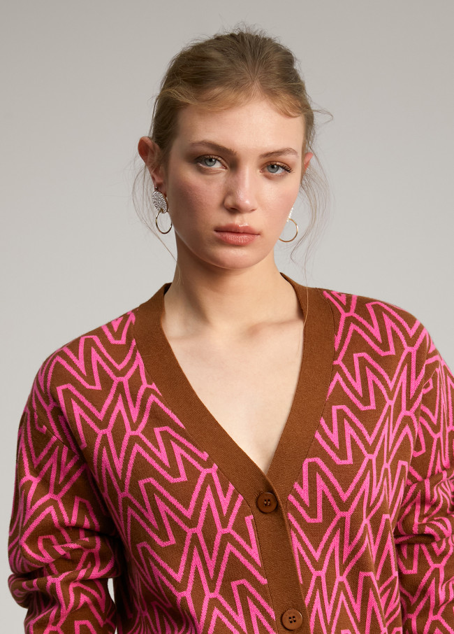 Cardigan com monograma