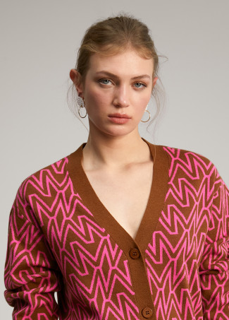 Cardigan com monograma