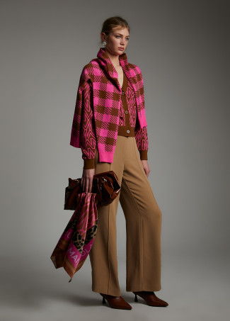 Cardigan com monograma