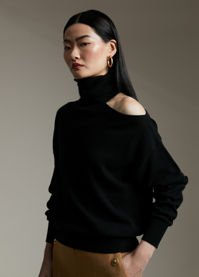 Sweater with cut-out shoulder